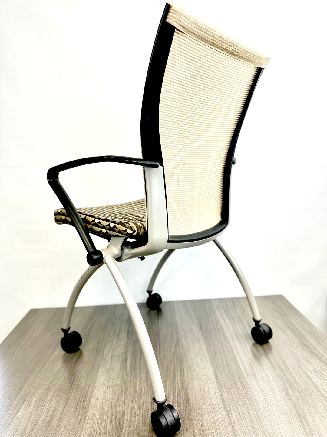 Haworth X99 Conference Chair - Tan/Black/Pattern/Tungsten