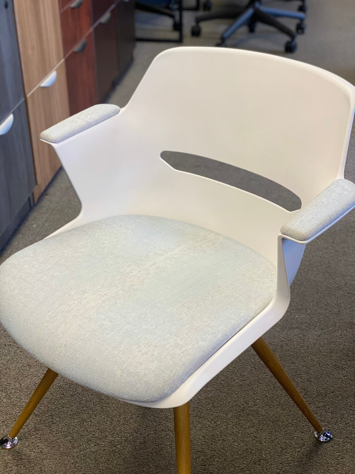 Global - Moda - Armchair - Brand New Closeout Special - Lifetime Warranty