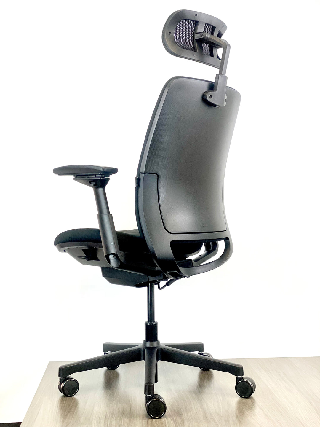 Steelcase Amia w/ Headrest - Black on Black - Fully Featured