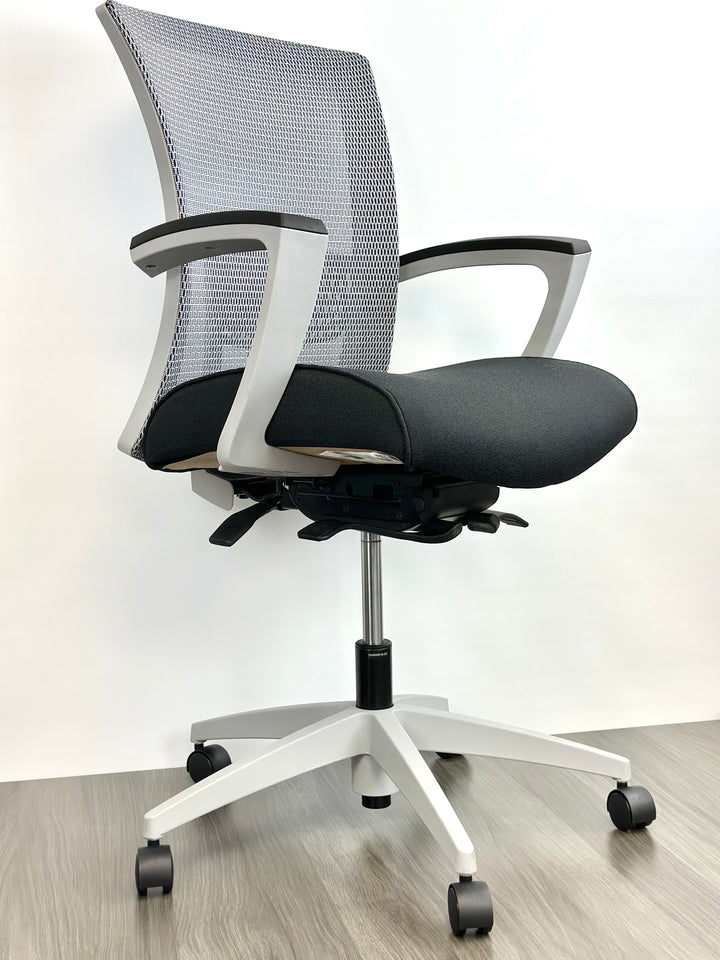 Global - Vion - Mesh Medium Back Weight Sensing Synchro-Tilter (6322-8)