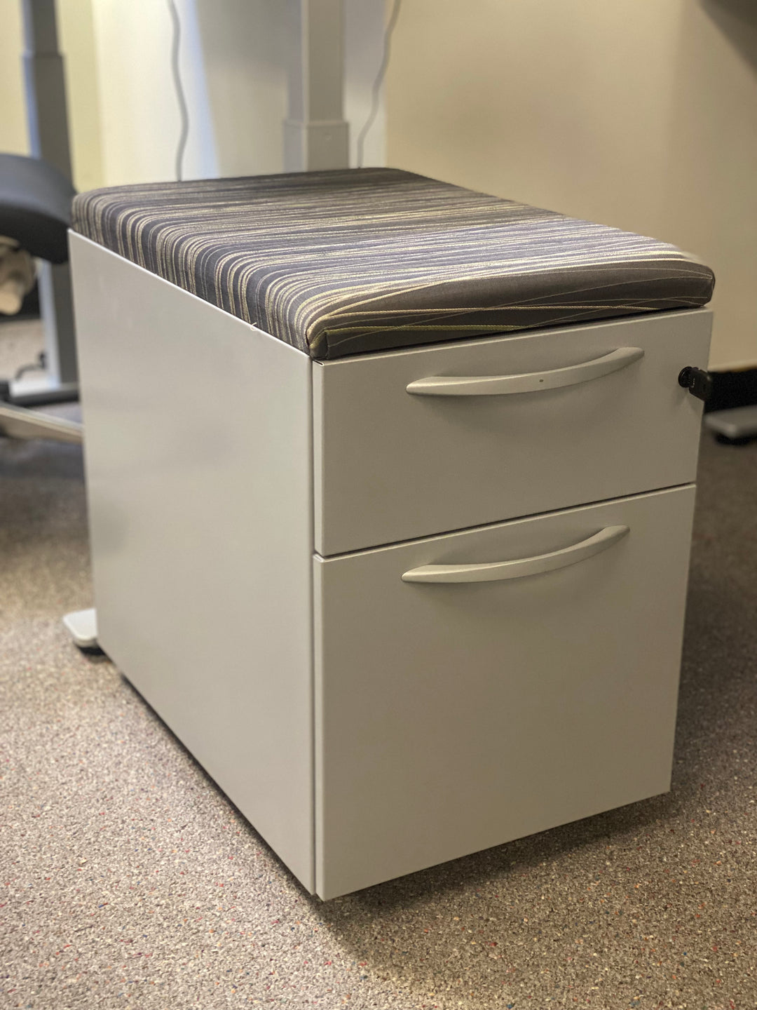 Kimball - Mobile Pedestal - Drawer &amp; File w/ Cushion Top - Pre-Owned