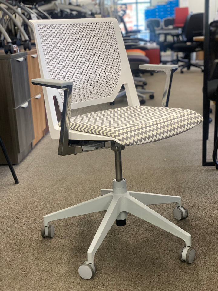 Haworth Very Chair - Brand New