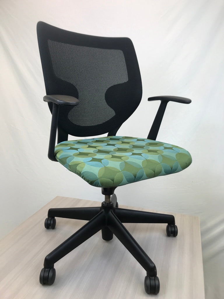 Keilhauer Simple Chair - Circle Pattern Green - Pre-Owned - Joe&