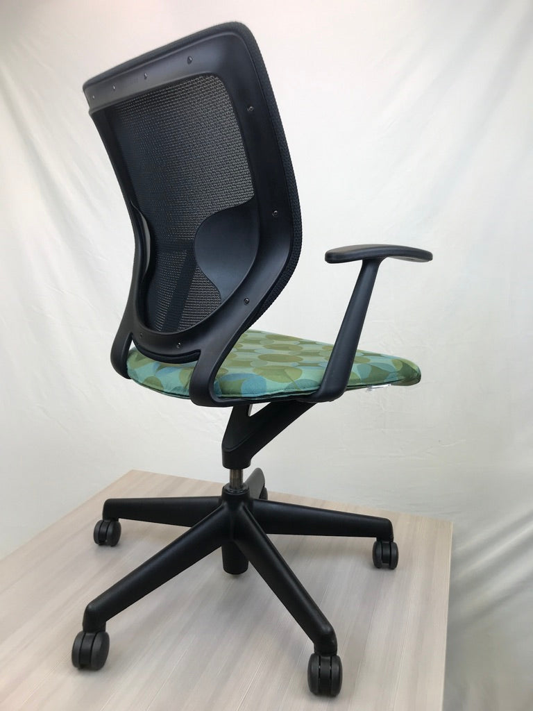 Keilhauer Simple Chair - Circle Pattern Green - Pre-Owned - Joe&
