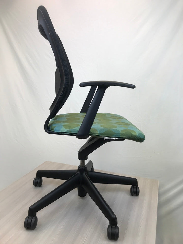 Keilhauer Simple Chair - Circle Pattern Green - Pre-Owned - Joe&