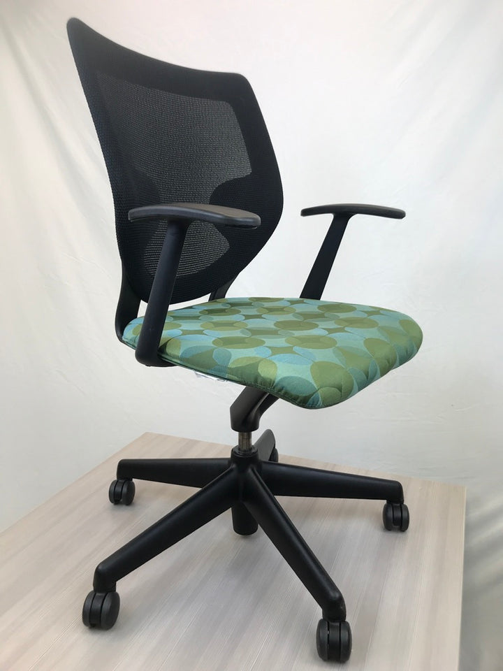 Keilhauer Simple Chair - Circle Pattern Green - Pre-Owned - Joe&