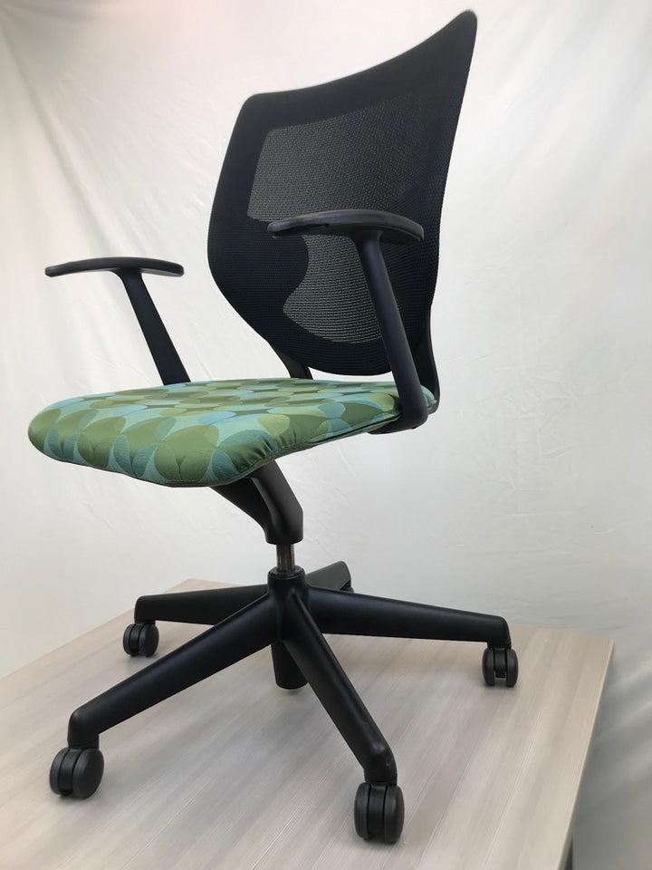Keilhauer Simple Chair - Circle Pattern Green - Pre-Owned - Joe&