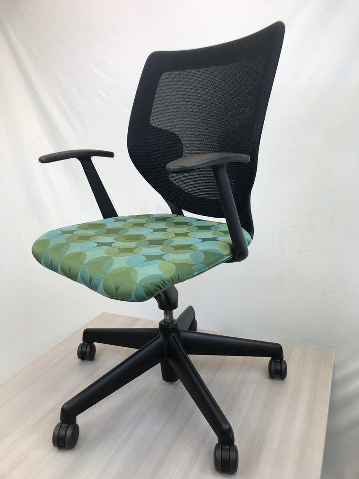 Keilhauer Simple Chair - Circle Pattern Green - Pre-Owned - Joe&