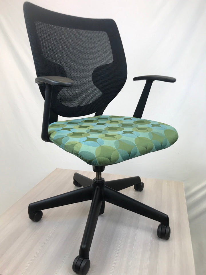 Keilhauer Simple Chair - Circle Pattern Green - Pre-Owned - Joe&