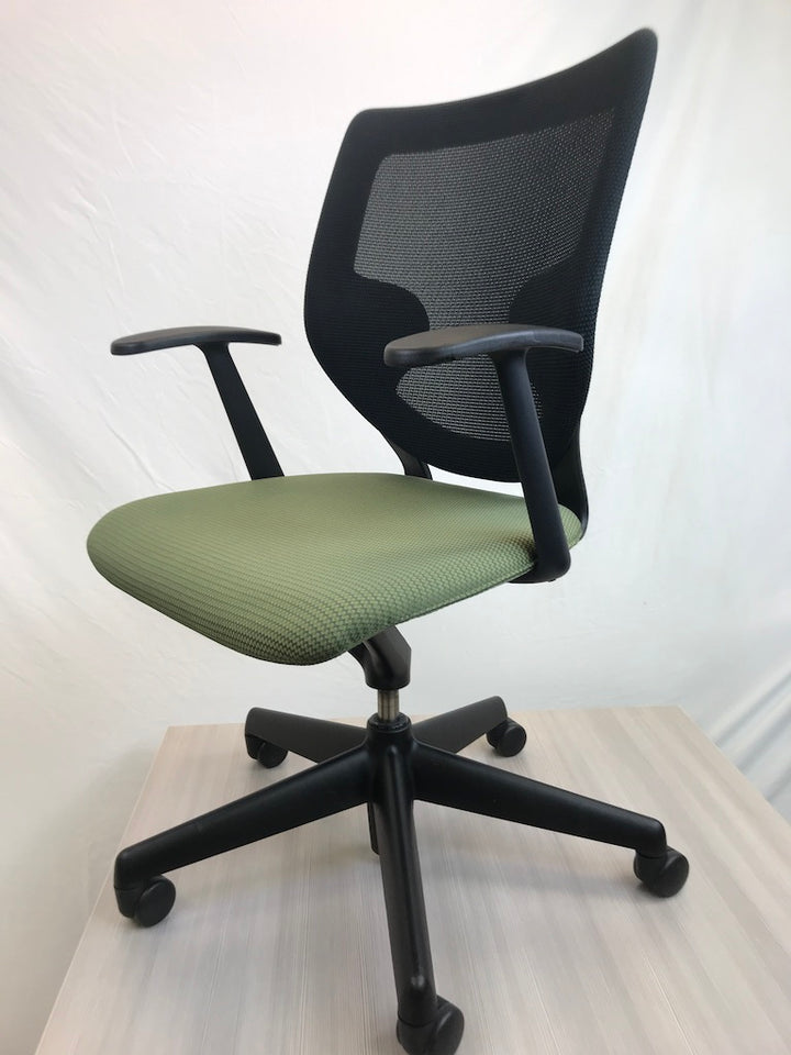 Keilhauer Simple Chair - Zig Zag Solid Green - Pre-Owned - Joe&