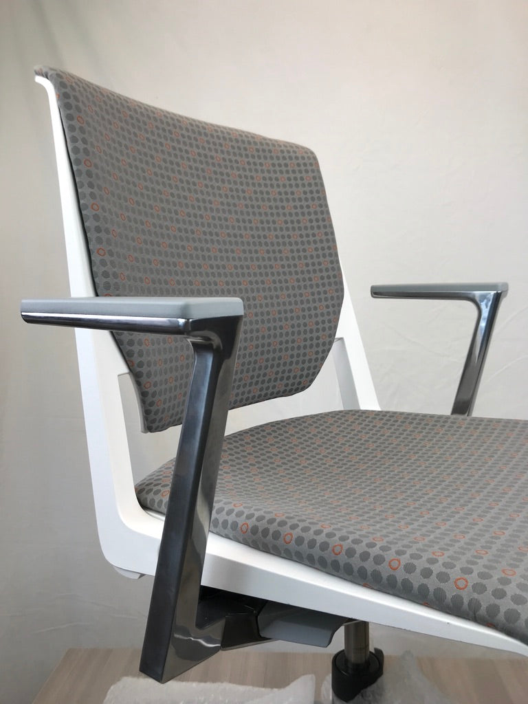 Haworth Very Chair - Brand New - Joe&