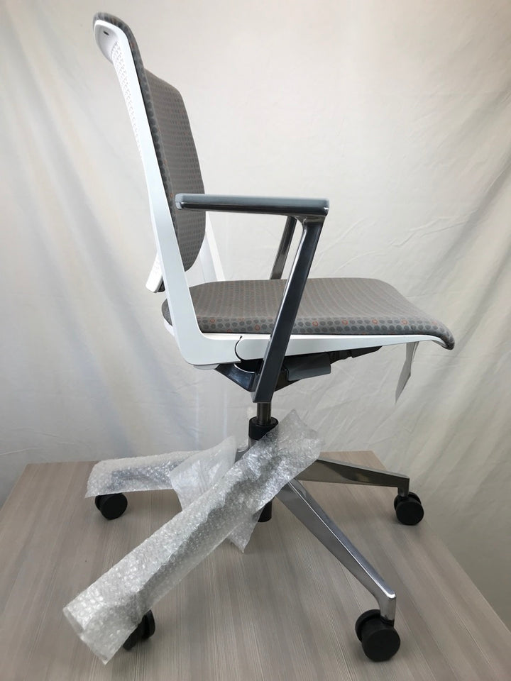 Haworth Very Chair - Brand New - Joe&