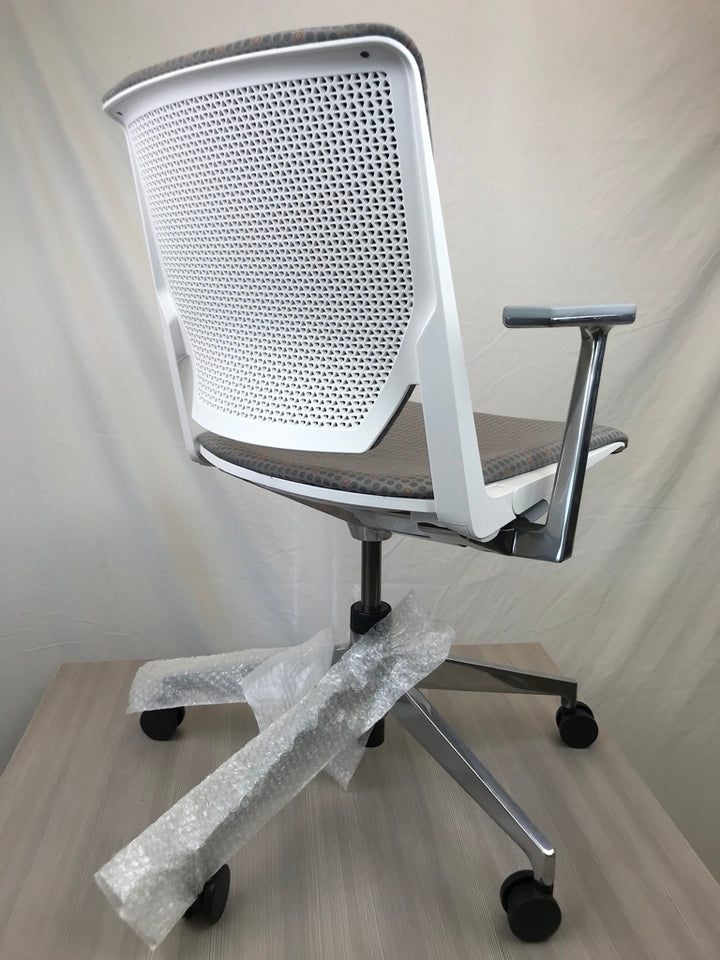 Haworth Very Chair - Brand New - Joe&