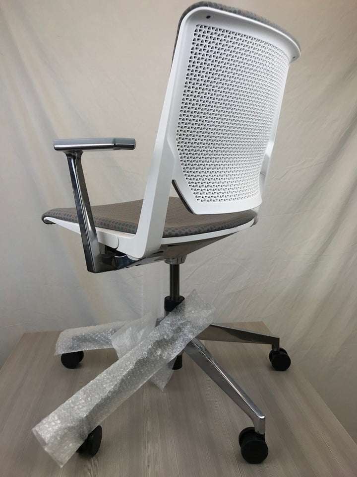 Haworth Very Chair - Brand New - Joe&