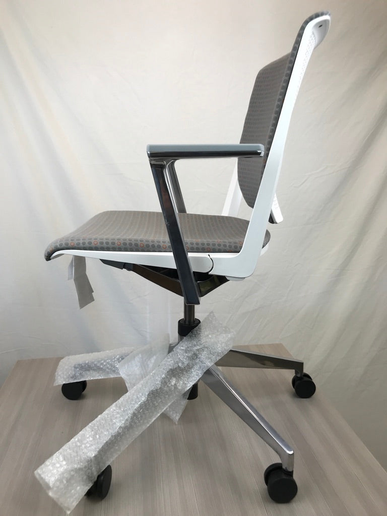 Haworth Very Chair - Brand New - Joe&